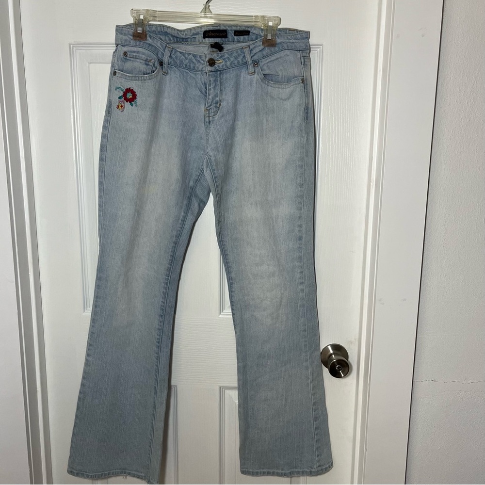 VTG Y2K Aeropostale Light Blue Flare Jeans with Floral Embroidery
